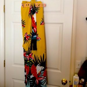 Dramatic Tropical cropped pants